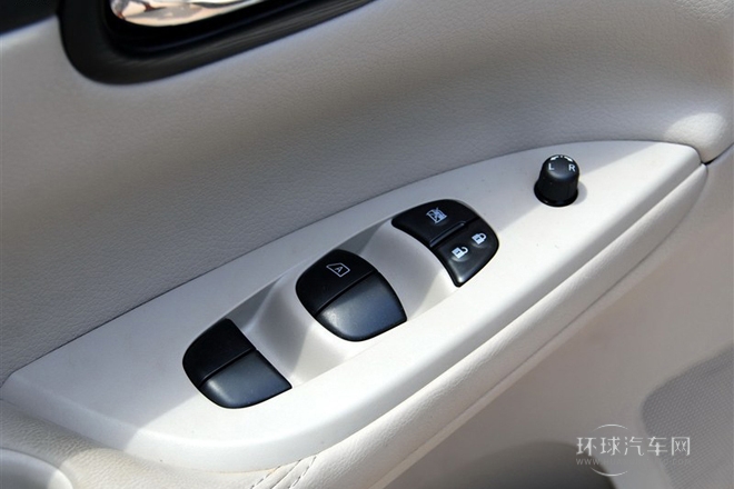 2011款 1.6L 手動智能型