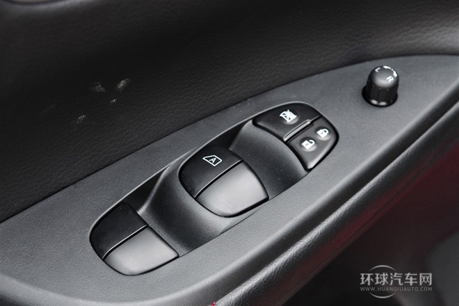 2011款 1.6T M-CVT致酷版