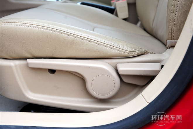 2013款 2.0L 手動舒適型