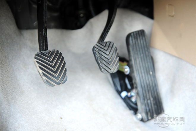 2013款 2.0L 手動舒適型