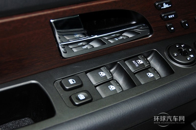 2014款 2.0T 四驅(qū)豪華導航版5座