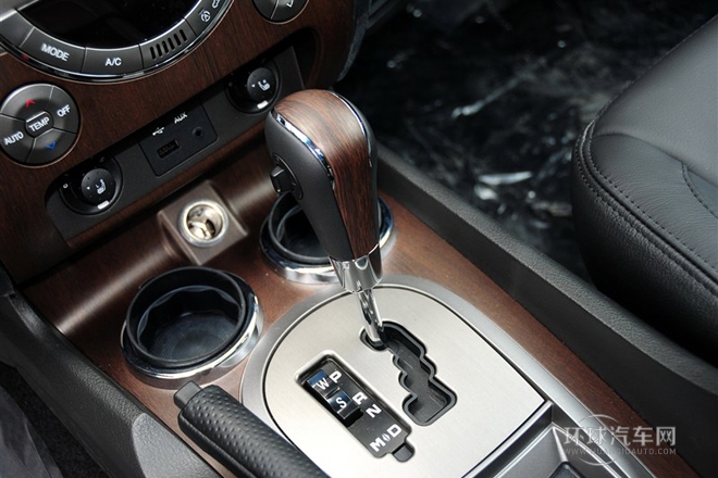 2014款 2.7T 四驅(qū)豪華導(dǎo)航版5座