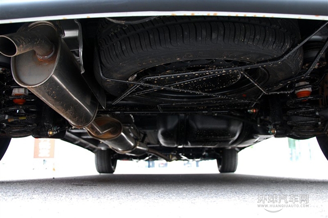 2010款 1.6L 汽油標(biāo)準(zhǔn)型6座