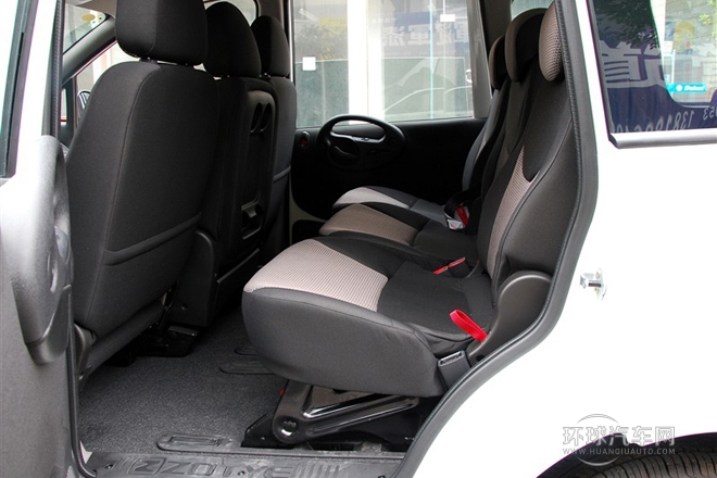 2010款 1.6L 汽油標(biāo)準(zhǔn)型6座