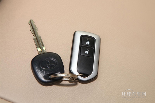 2013款 2.7L 兩驅7座探索版