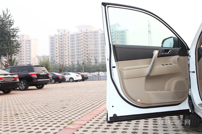 2013款 2.7L 兩驅7座探索版