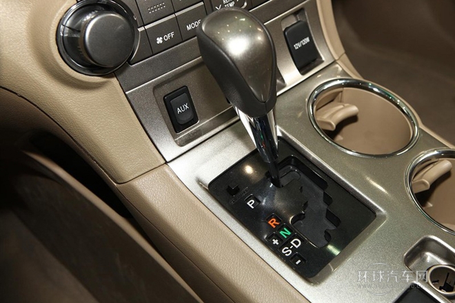 2013款 2.7L 兩驅7座探索版