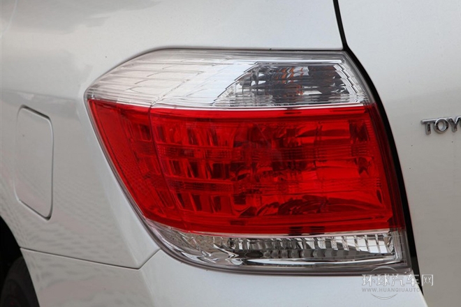 2013款 2.7L 兩驅7座探索版