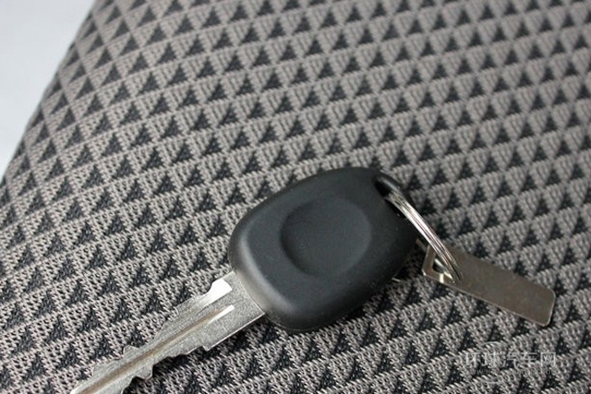 2010款 1.6L 汽油豪華型6座