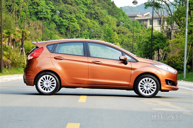 2013款 兩廂 1.5L 自動勁動型