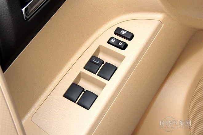 2012款 2.7L 兩驅7座精英版