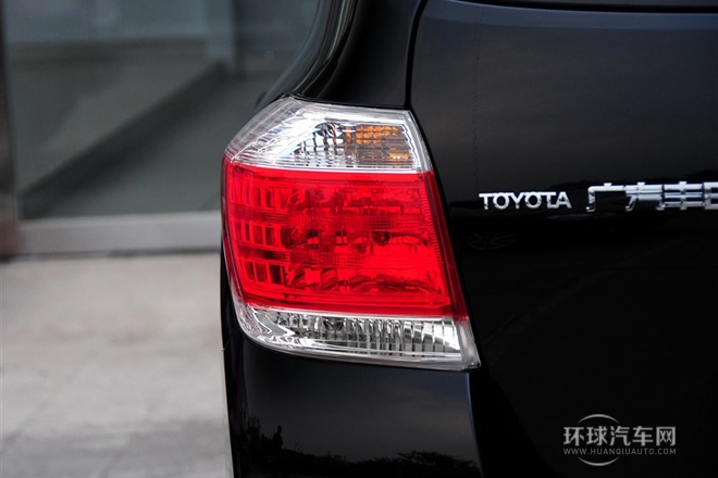 2012款 2.7L 兩驅7座精英版