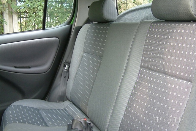 2011款 1.3L 手動(dòng)豪華型