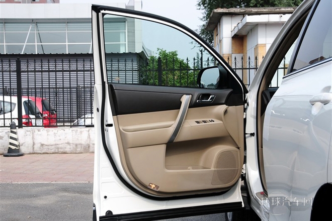 2012款 2.7L 兩驅7座豪華版