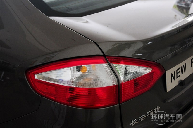 2013款 三廂 1.5L 手動時尚型