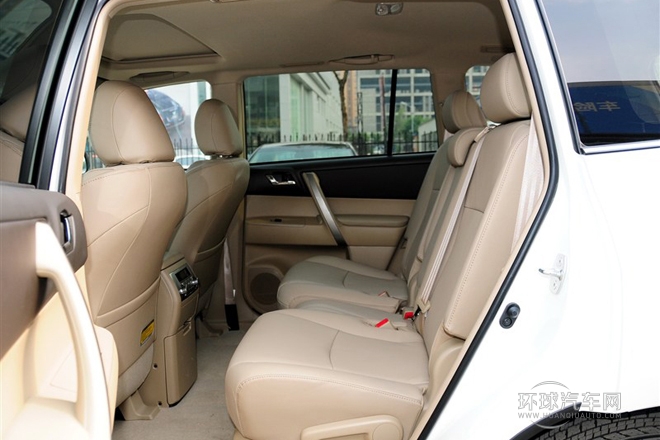2012款 2.7L 兩驅(qū)7座豪華版