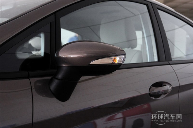 2013款 三廂 1.5L 手動時尚型