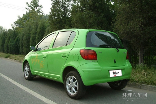 2011款 1.3L 手動(dòng)豪華型