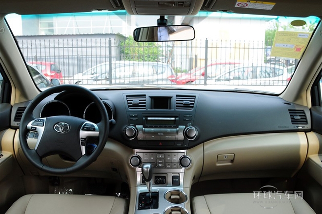 2012款 2.7L 兩驅(qū)7座豪華版