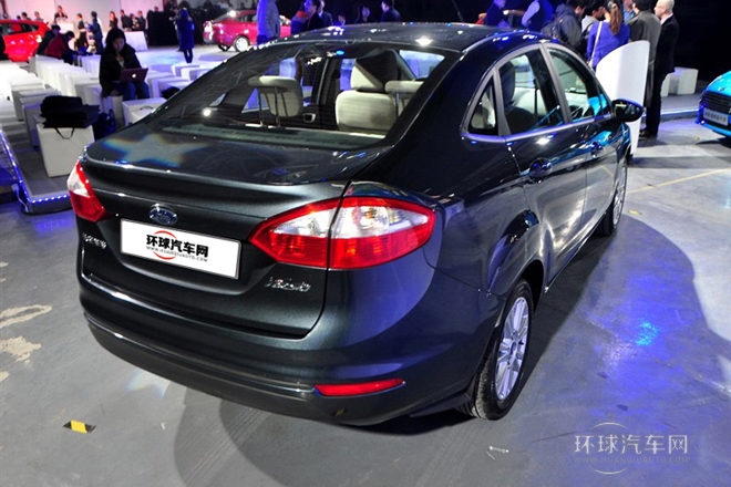 2013款 三廂 1.5L 自動旗艦型