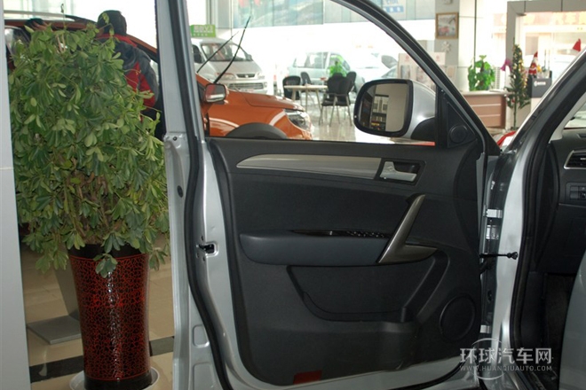 2014款 1.5T 手動尊貴型