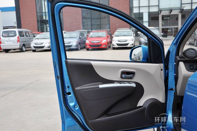 2013款 1.0L 舒適型