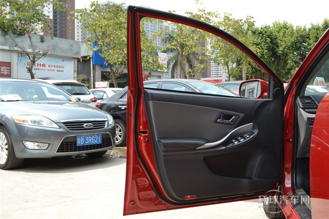 2014款 1.5L 手動尊貴型