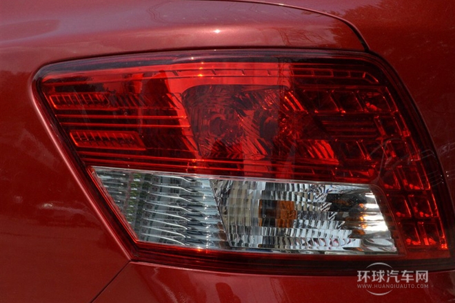 2014款 1.5L 手動尊貴型