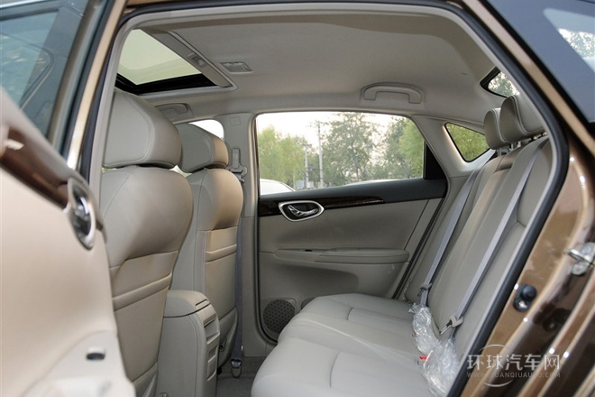 2012款 1.6XL CVT豪華版