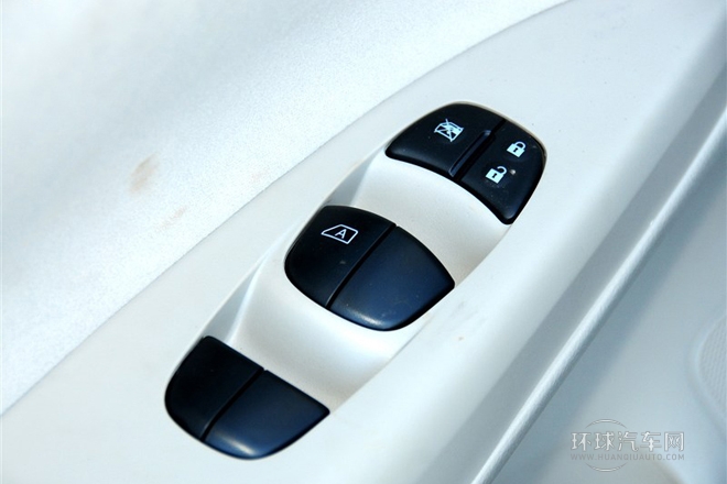 2012款 1.8XE CVT舒適版