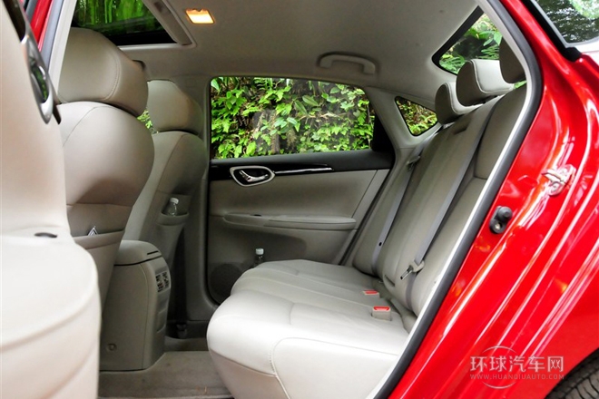 2012款 1.8XL 手動(dòng)豪華版