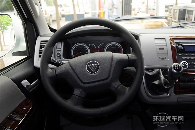 2014款 2.8T商務版高頂4JB1T