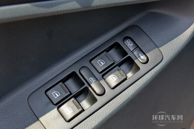 2012款 2.8T柴油四驅(qū)基本型