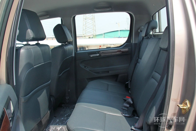 2012款 2.8T柴油四驅基本型