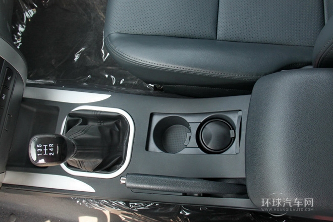 2012款 2.8T柴油四驅基本型