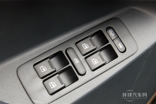 2012款 2.8T柴油兩驅(qū)基本型