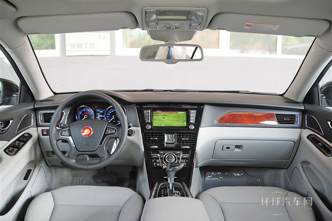 2013款 3.0L 尊貴型