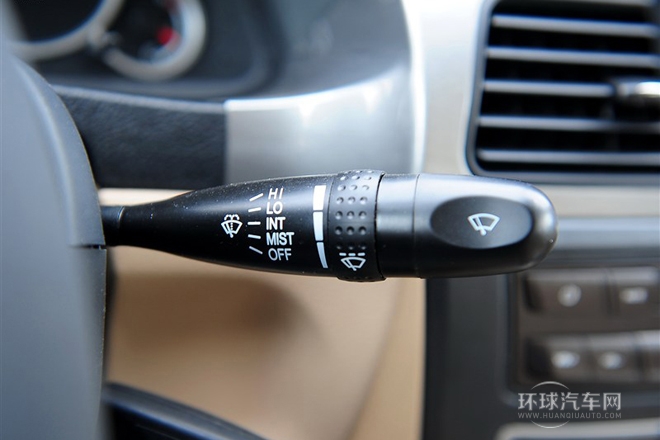 2013款 2.0L 手動舒適型