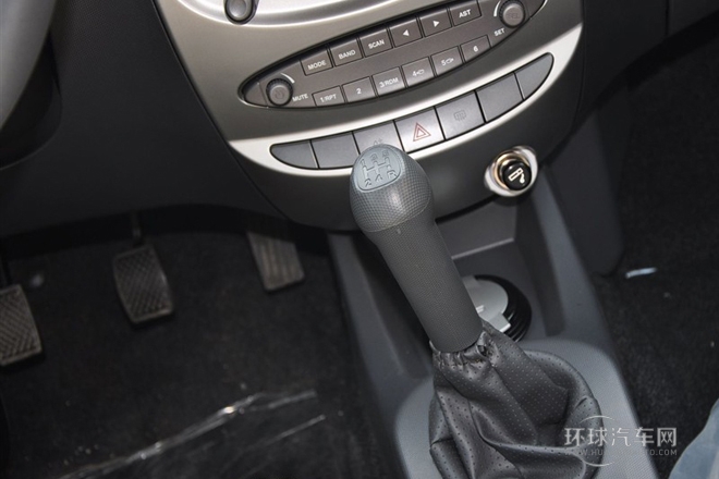2011款 1.0L 手動標(biāo)準(zhǔn)型