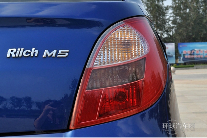 2010款 1.3L 自動(dòng)豪華型