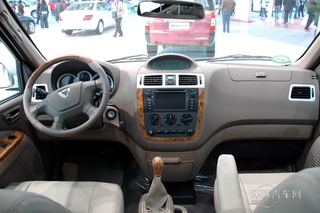 2010款 2.4L財(cái)富快車標(biāo)準(zhǔn)版M240-4G64