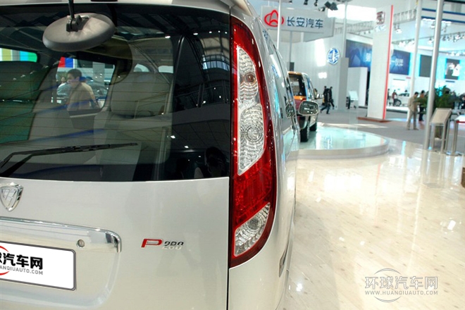 2010款 2.4L財(cái)富快車(chē)標(biāo)準(zhǔn)版M240-4G64