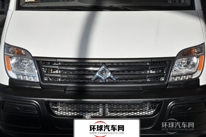 2014款 2.5T傲運通短軸中頂