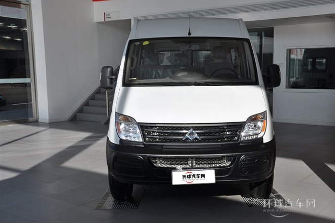 2014款 2.5T傲運通短軸中頂