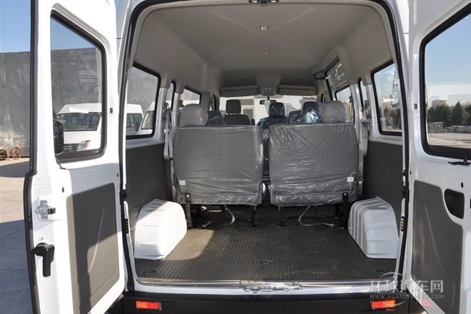 2014款 2.5T傲運通長軸中頂