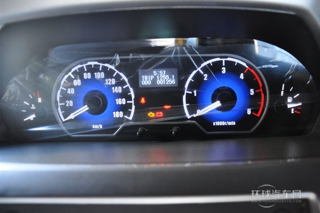 2014款 2.5T傲運通長軸高頂