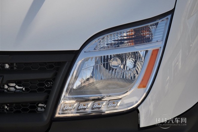 2014款 2.5T傲運通長軸高頂