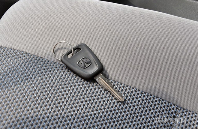 2013款 1.0L 標(biāo)準(zhǔn)版