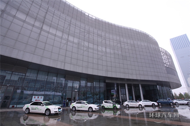 2013款 3.2L 4WD 自動(dòng)尊域版