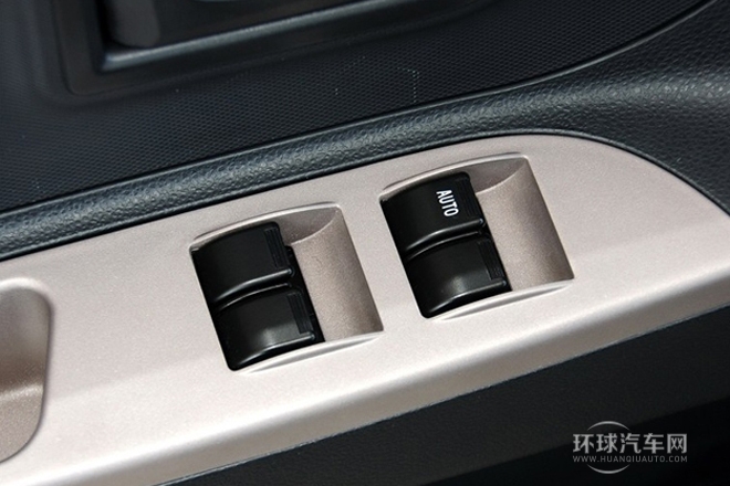 2012款 N3 1.0L 兩廂標準型